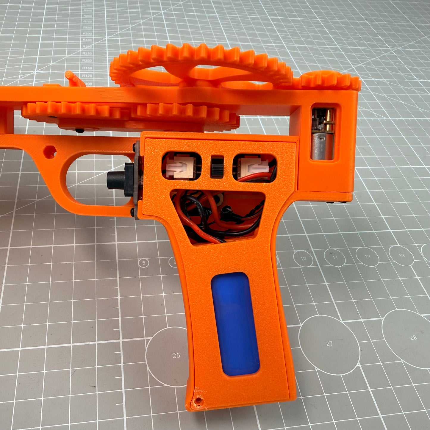 3D Printed Automatic Repeating Crossbow Toy – DIY Gear-Driven Launcher (PLA Material, 21cm)