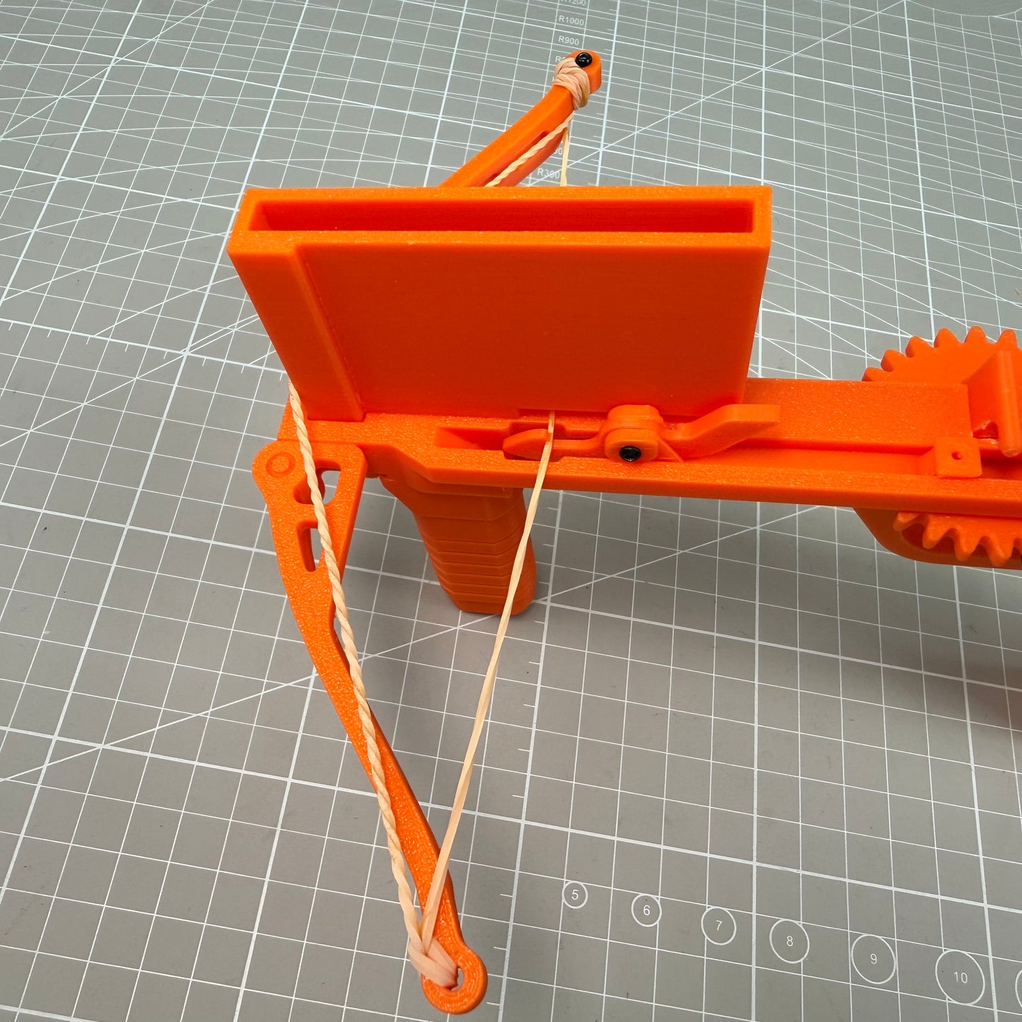 3D Printed Automatic Repeating Crossbow Toy – DIY Gear-Driven Launcher (PLA Material, 21cm)