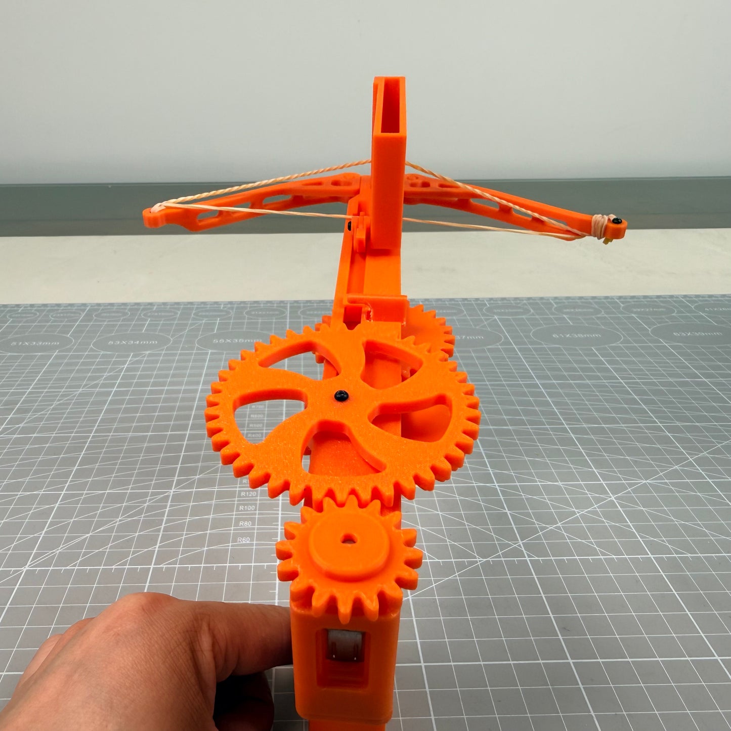 3D Printed Automatic Repeating Crossbow Toy – DIY Gear-Driven Launcher (PLA Material, 21cm)