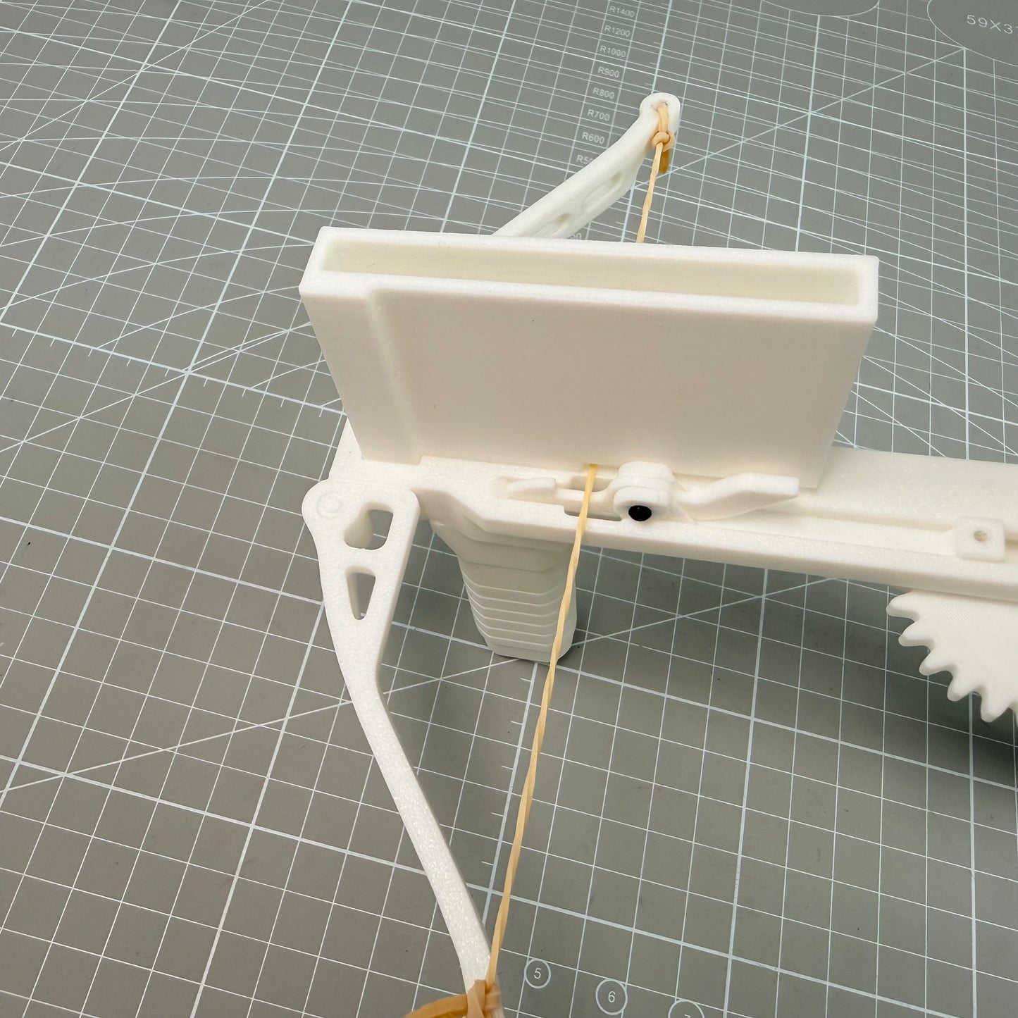 3D Printed Automatic Repeating Crossbow Toy – DIY Gear-Driven Launcher (PLA Material, 21cm)